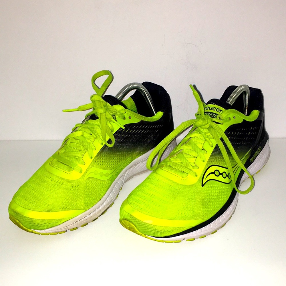 Men’s Saucony breakthrough EverRun athletic shoes size 8 1/2